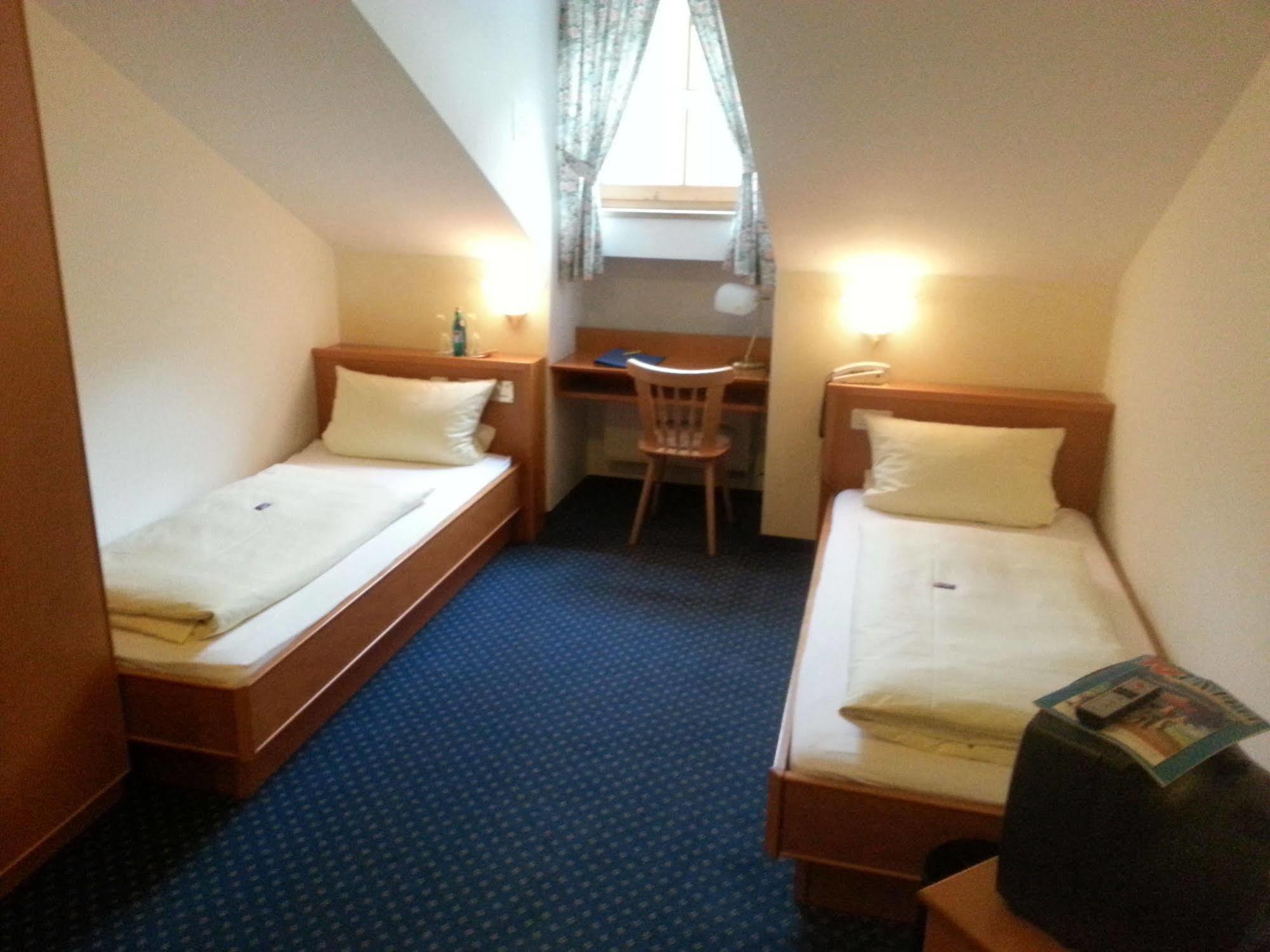 Hotel Zum Braeu Kinding Ngoại thất bức ảnh